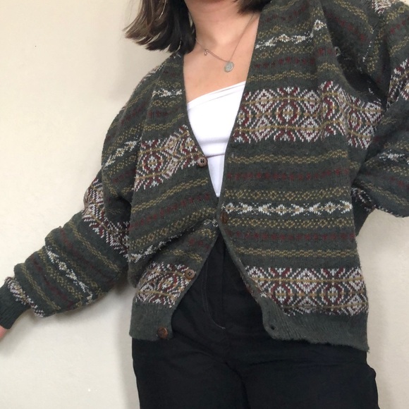SOLD Vintage sweater